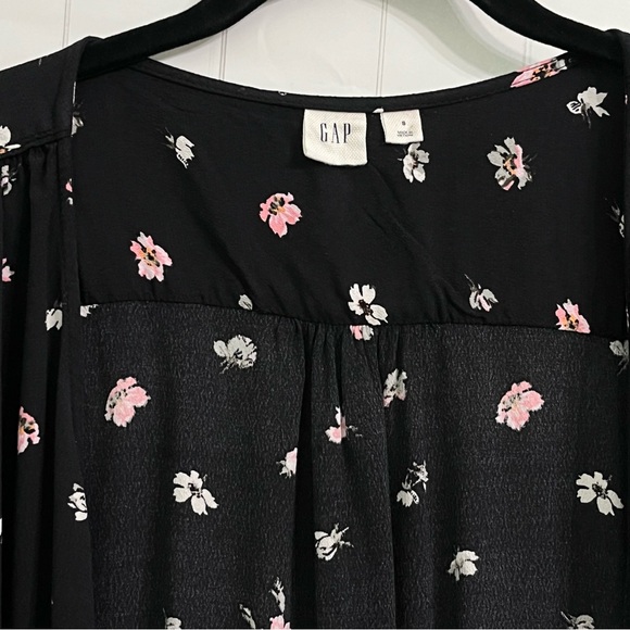 GAP Floral Print Wrap V Neck COLOR BLACK - Picture 4 of 14